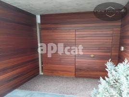 Houses (terraced house), 180.00 m², near bus and train, almost new