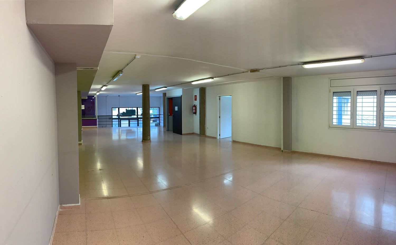 Louer , 380.00 m², Centre