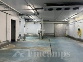 Nave industrial, 590.00 m²