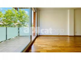 Flat, 116.99999999999999 m², almost new