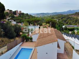 Houses (villa / tower), 287.00 m², almost new