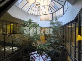 Office, 664.00 m², close to bus and metro, Plaza de Lesseps, 33