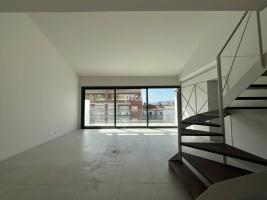 新建築 - Pis 在, 130.00 m²