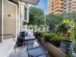 Flat, 154.00 m², close to bus and metro, Calle del Capitán Arenas