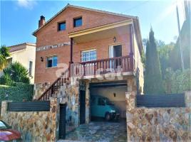 Houses (villa / tower), 336.00 m², almost new, Calle Torrent Fondo