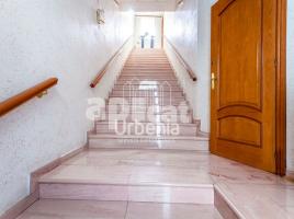 Houses (terraced house), 345 m², almost new, Zona