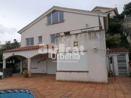 Houses (terraced house), 320 m², almost new, Zona