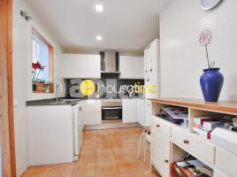 Houses (terraced house), 250 m², almost new