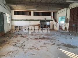 Lloguer local comercial, 275.00 m²