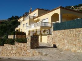 Houses (terraced house), 463 m², almost new, Zona