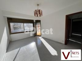 For rent flat, 83.00 m², near bus and train