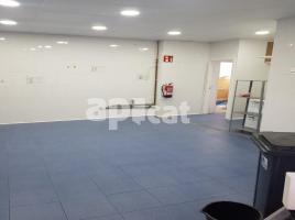 For rent business premises, 34.00 m², near bus and train