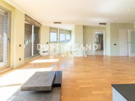 Flat, 335.00 m², near bus and train, almost new, Eixample