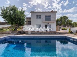 Houses (country house), 523.00 m², near bus and train