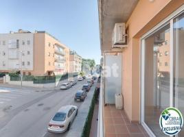 Apartament, 109.00 m², near bus and train, almost new, Parc Bosc - Castell