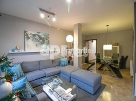 Flat, 95.00 m², close to bus and metro