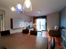 Flat, 103.00 m², near bus and train, almost new