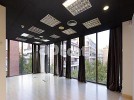 For rent office, 135.00 m², Calle de Plató