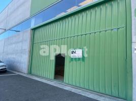 For rent industrial, 496.00 m², near bus and train, almost new