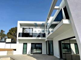 Obra nueva - Casa en, 322.00 m², nuevo, Calle Riera de Ribes, 18