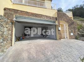 Houses (detached house), 253.00 m², almost new, Calle Mirón