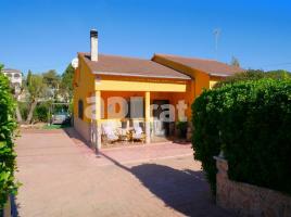Houses (villa / tower), 169.00 m², almost new, Calle Calle 