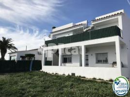 Casa (chalet / torre), 199.00 m², seminuevo, Calle Baix Llobregat, 4