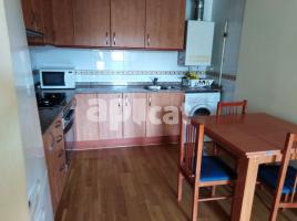 Flat, 70.00 m², near bus and train, almost new