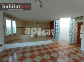 Flat, 95.00 m², near bus and train, almost new