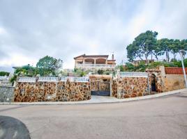 Houses (detached house), 223.00 m², near bus and train, almost new, Castellet i la Gornal