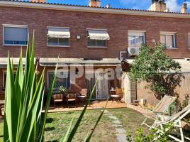 Houses (detached house), 203.00 m², near bus and train, almost new, Mercat