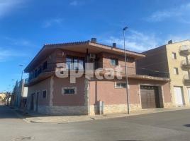 Casa (unifamiliar aïllada), 575.00 m², prop de bus i tren, Artesa de Lleida