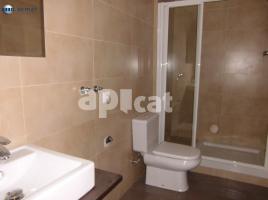 Flat, 46.00 m², near bus and train, almost new