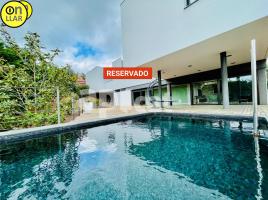 Houses (detached house), 447.00 m², near bus and train, almost new, Roquetes