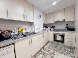 Flat, 129.00 m², near bus and train, almost new