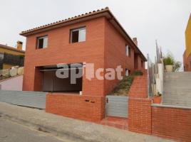 Houses (detached house), 296.00 m², near bus and train, almost new