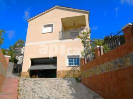 Houses (villa / tower), 191.00 m², almost new, Calle Calle