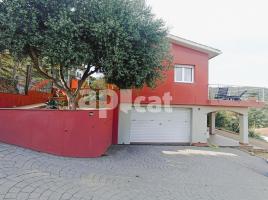 Houses (villa / tower), 223.00 m², almost new