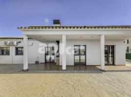 Houses (detached house), 191.00 m², almost new, Calle Canigó, 1