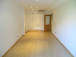 For rent flat, 90.00 m², almost new