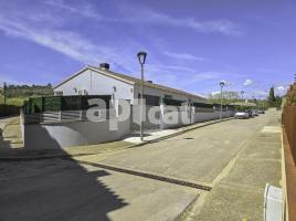 Houses (villa / tower), 191.00 m², almost new, Calle Canigó, 1