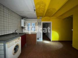 Flat, 66.46 m², close to bus and metro