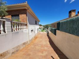 Houses (detached house), 217.00 m², almost new, Calle d'Alacant