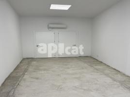 For rent business premises, 20.00 m², near bus and train, almost new, Calle Sant Pau, 4