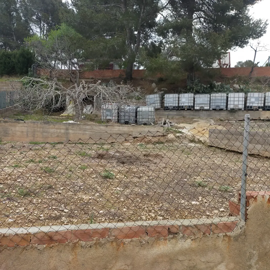 , 700.00 m², Calle Alp
