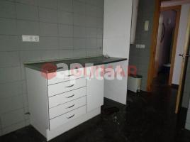 Flat, 101.00 m², near bus and train, almost new, Eixample