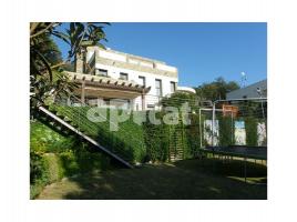 Houses (detached house), 233 m², almost new