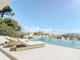 Casa (xalet / torre), 365.00 m², nou