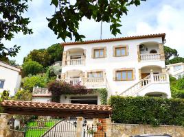 Houses (villa / tower), 226.00 m², Calle Castanyer