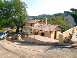 Houses (villa / tower), 150.00 m², almost new, Calle Calle